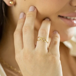 Anel Feminino de Ouro 18k Infinito com Detalhe em Coraçao