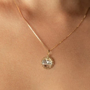 Pingente de Ouro 18k Escrava Pequeno Detalhado