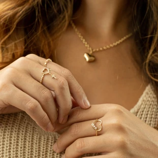 Anel de Ouro 18k Coração Com 3 Pedras