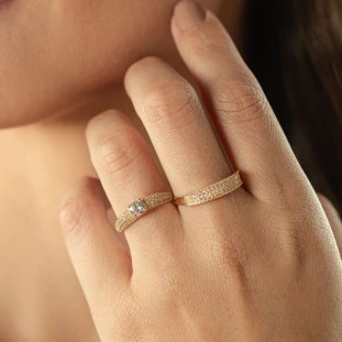 Anel de Ouro 18k Feminino com Pedras